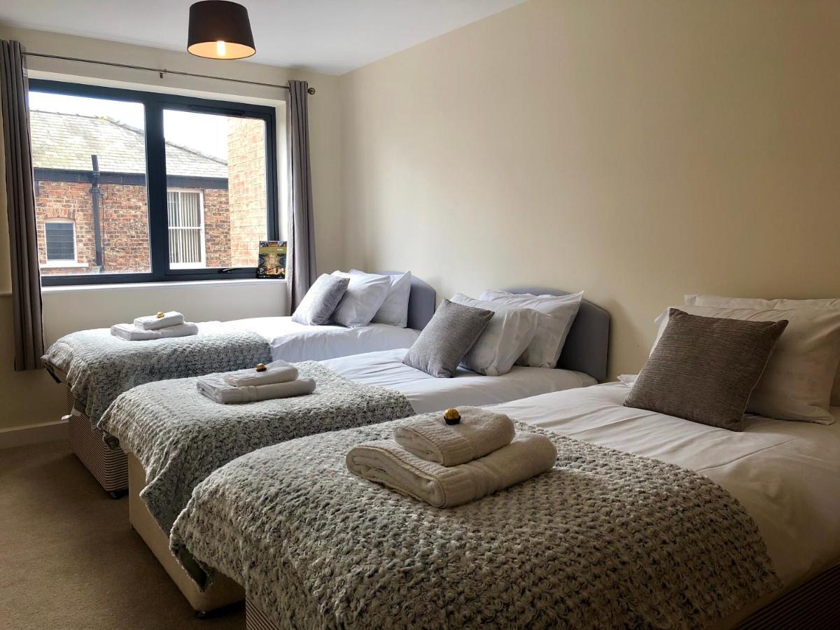 Vikings Two Bedroom Apartment With Free Parking. York Extérieur photo